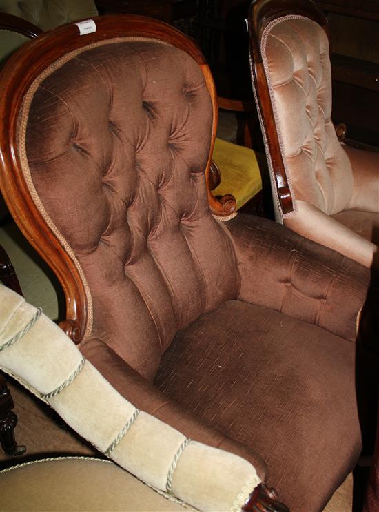 Victorian mahogany buttonback armchair